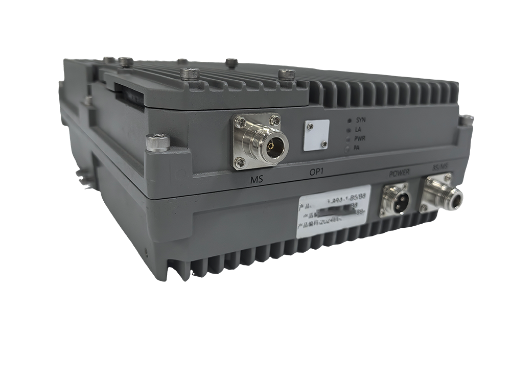  高明三频手机信号接收器2000㎡